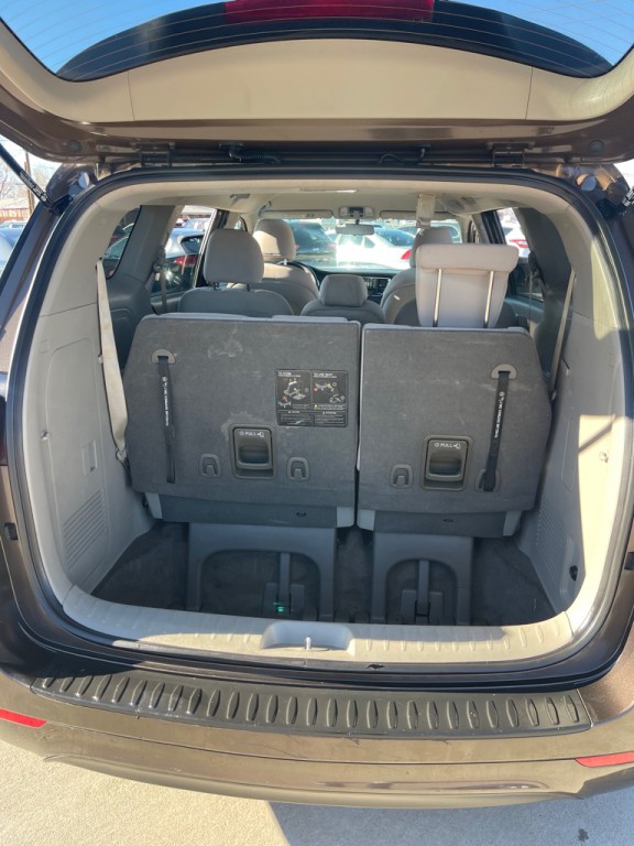 2017 Kia Sedona Image 13
