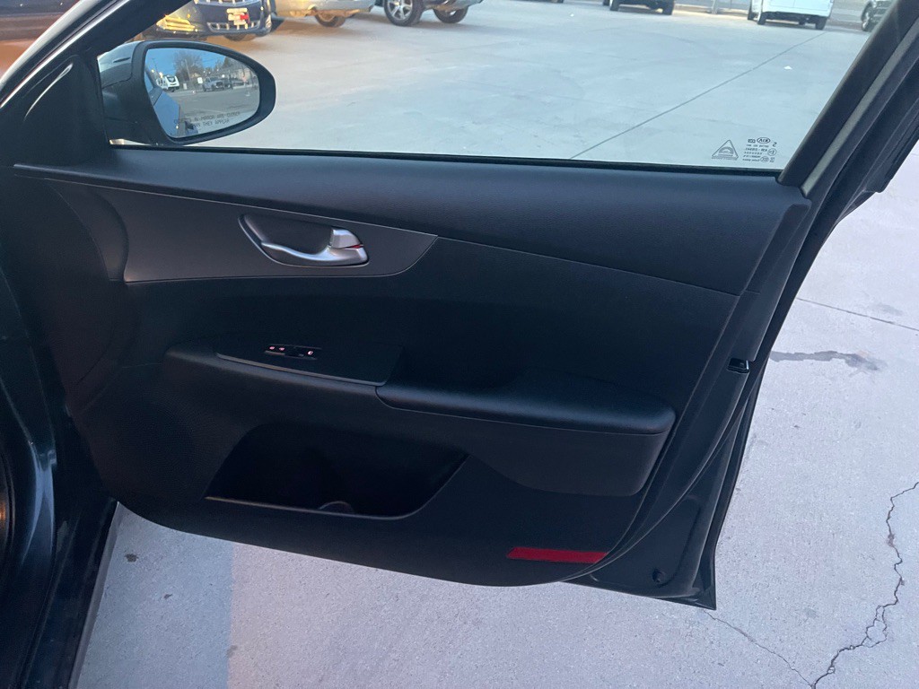 2021 Kia Forte Image 16