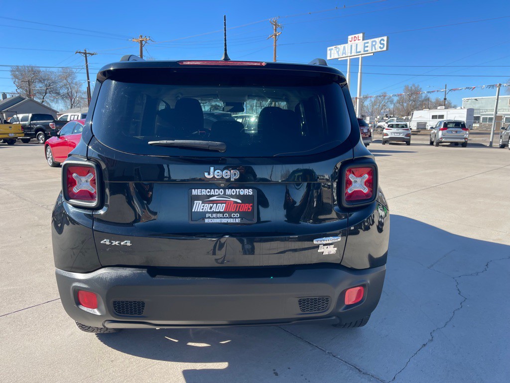 2015 Jeep Renegade Image 4