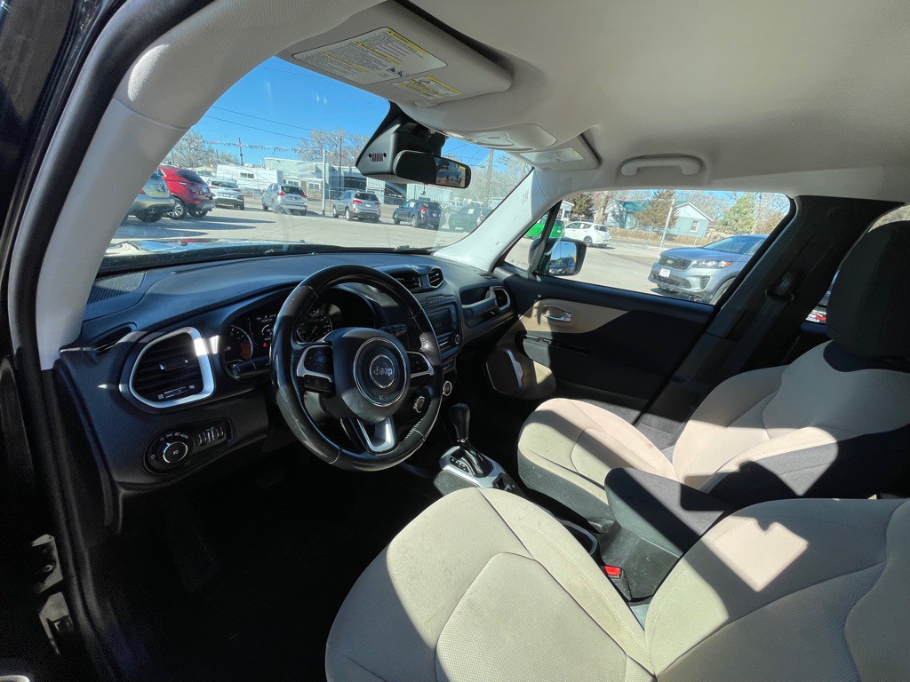 2015 Jeep Renegade Image 9