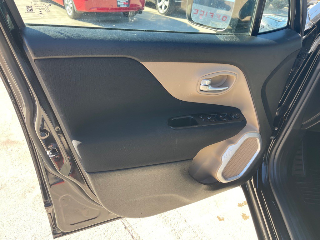 2015 Jeep Renegade Image 10