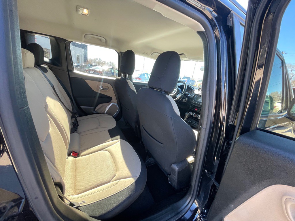 2015 Jeep Renegade Image 14