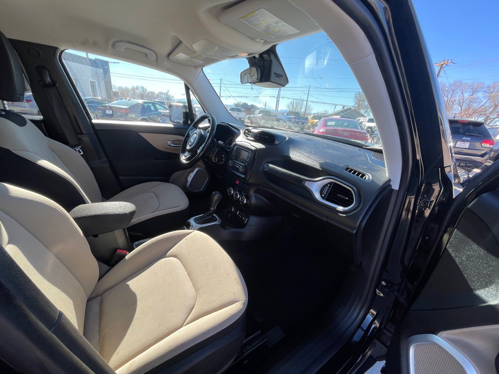 2015 Jeep Renegade Image 16