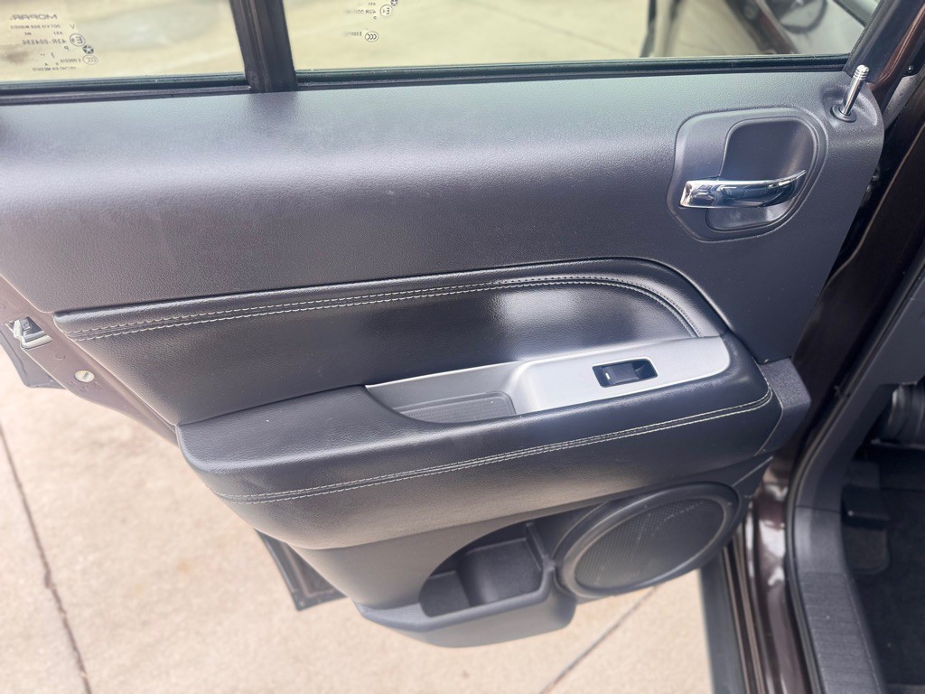 2014 Jeep Compass Image 11