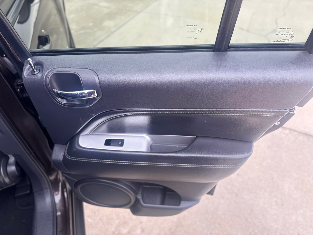 2014 Jeep Compass Image 13