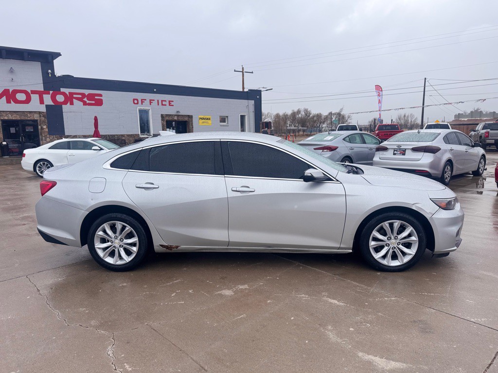 2018 Chevrolet Malibu Image 2