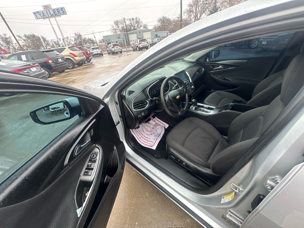 2018 Chevrolet Malibu Image 8