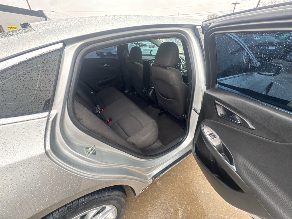 2018 Chevrolet Malibu Image 12