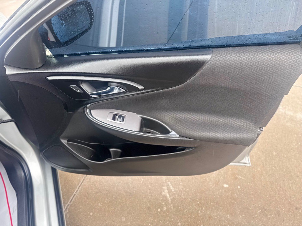 2018 Chevrolet Malibu Image 15