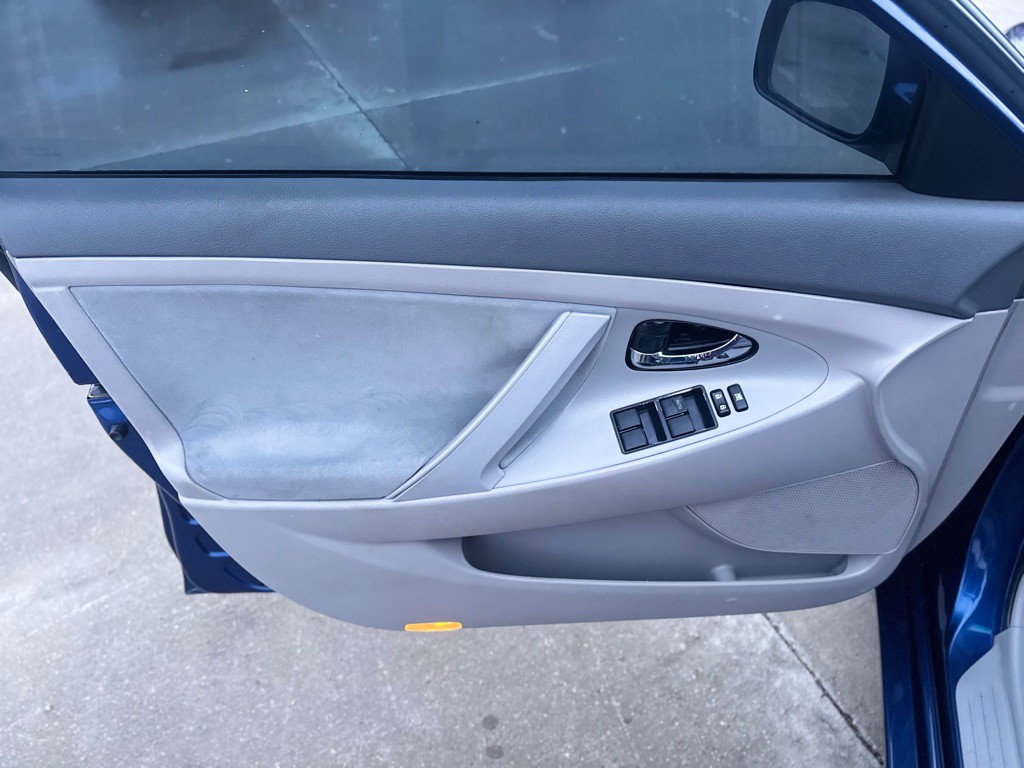 2009 Toyota Camry Image 8