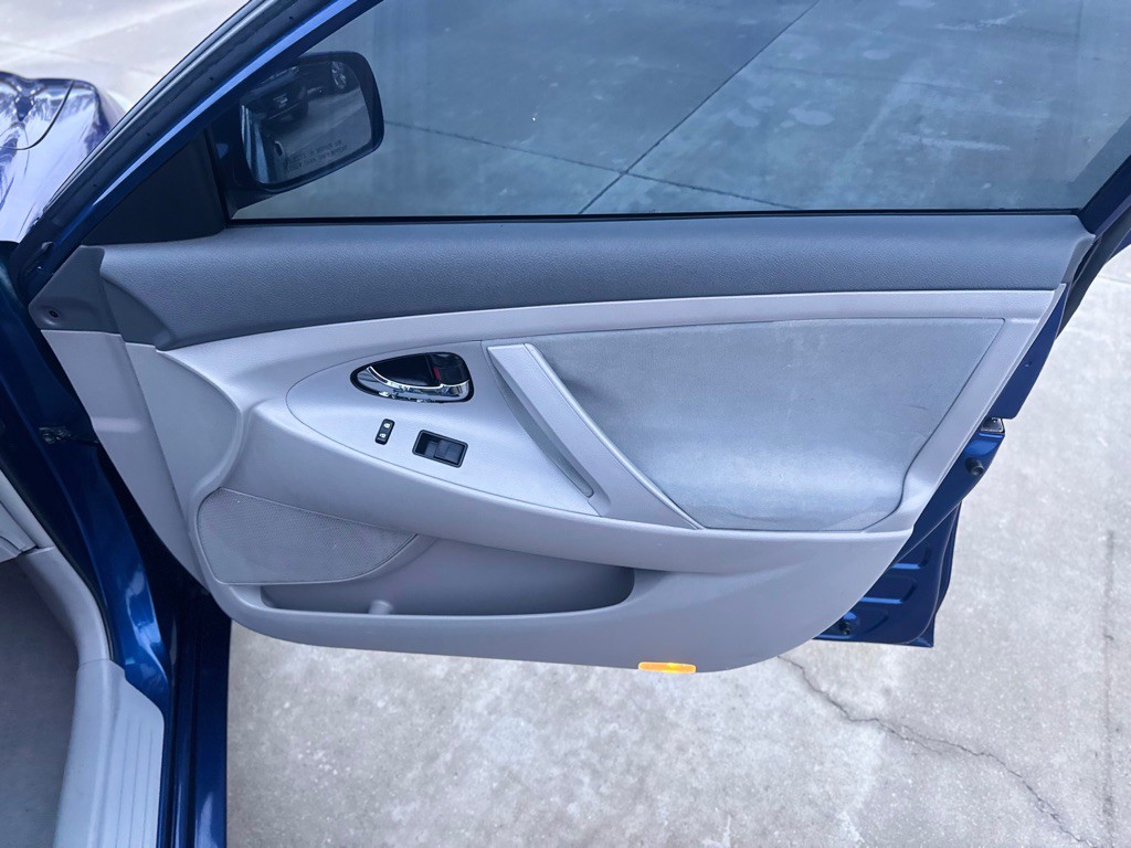 2009 Toyota Camry Image 13