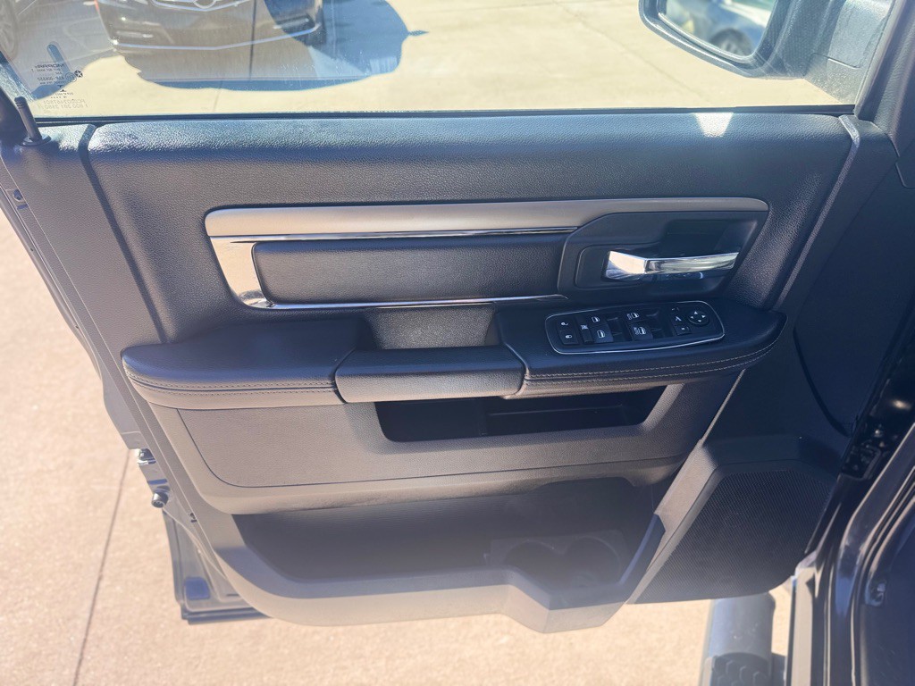 2017 RAM 1500 Image 9