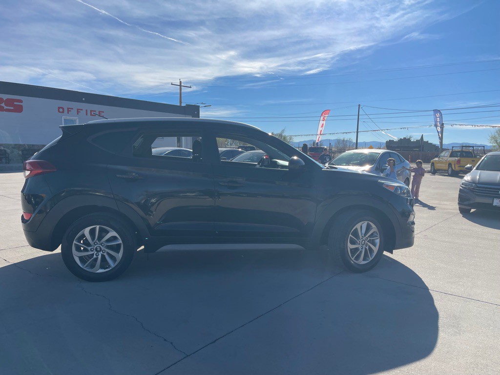 2017 Hyundai Tucson Image 2