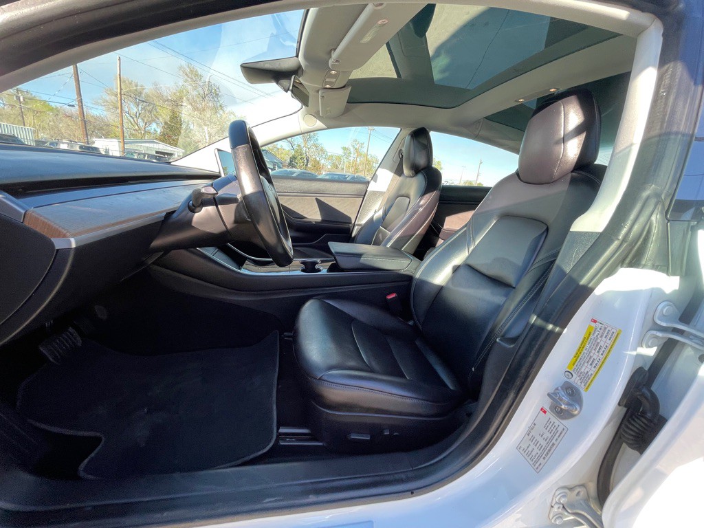 2018 Tesla Model 3 Image 8