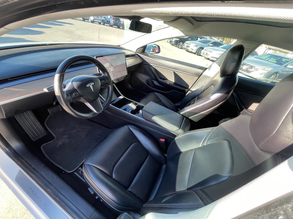 2018 Tesla Model 3 Image 9