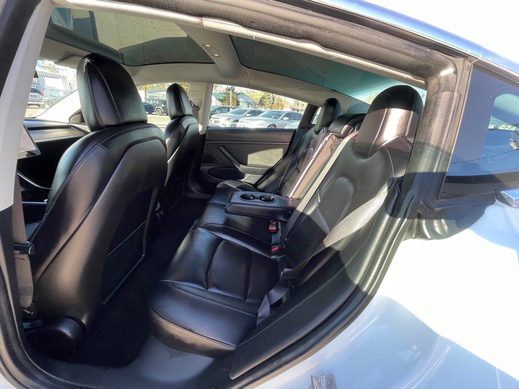2018 Tesla Model 3 Image 11