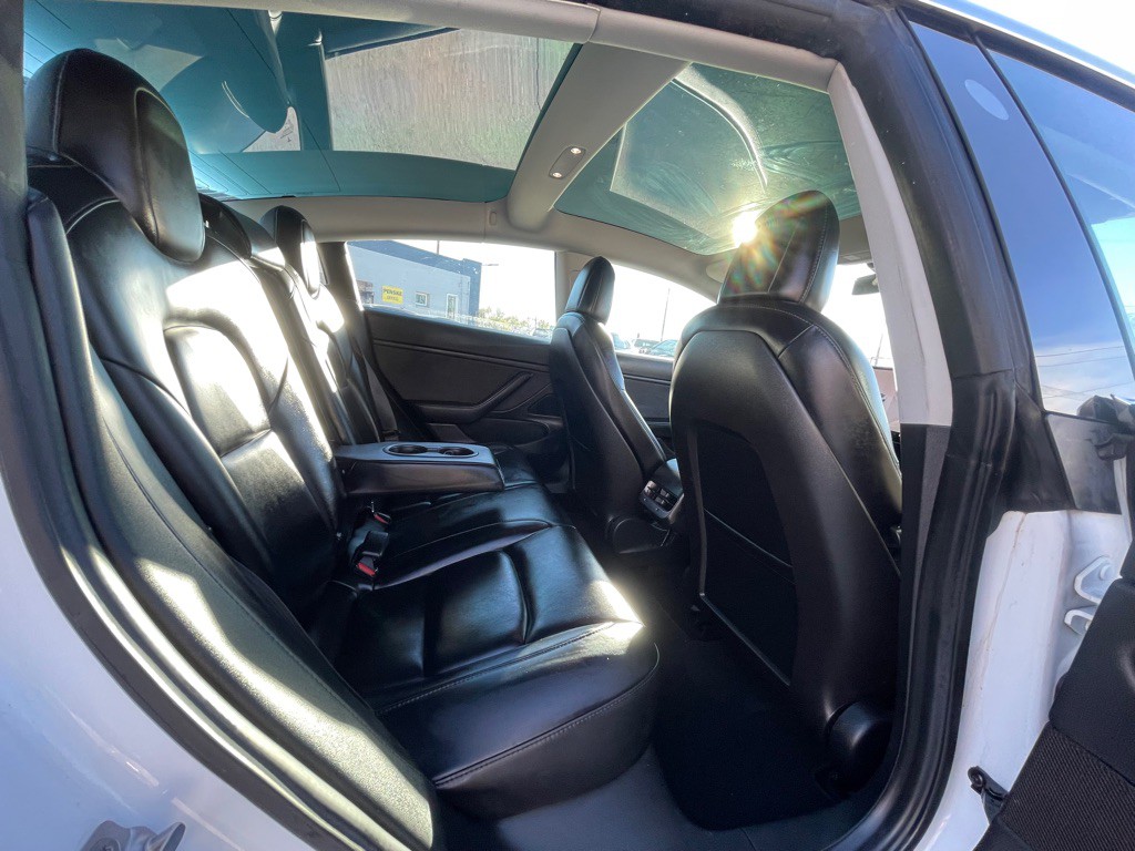 2018 Tesla Model 3 Image 15