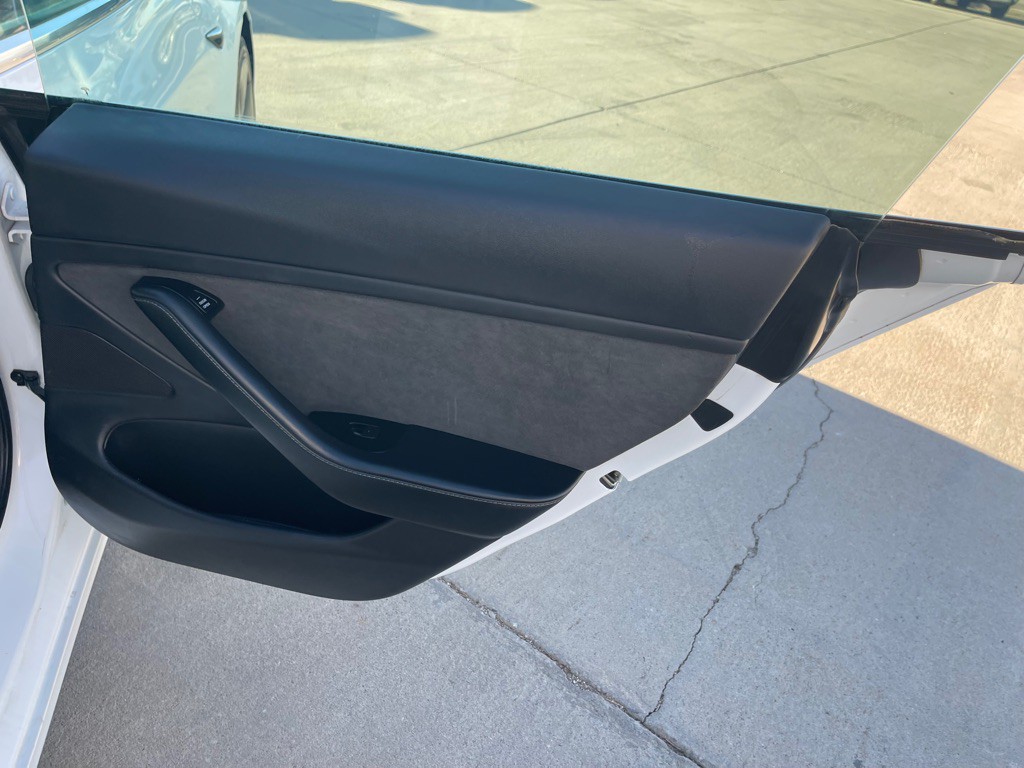 2018 Tesla Model 3 Image 16