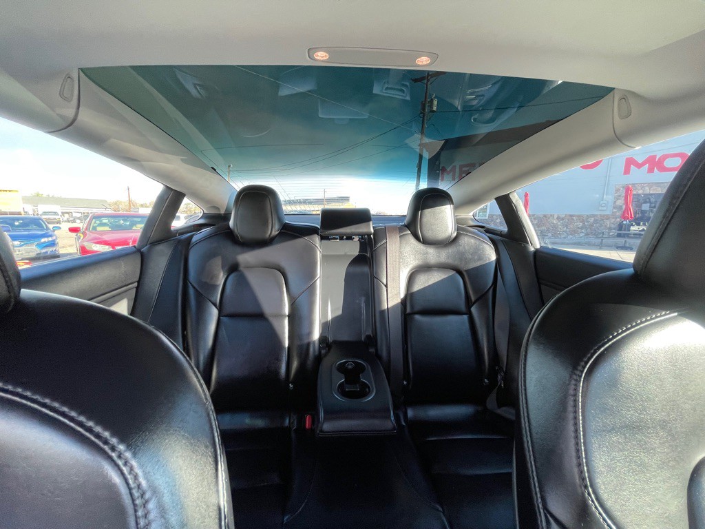 2018 Tesla Model 3 Image 18