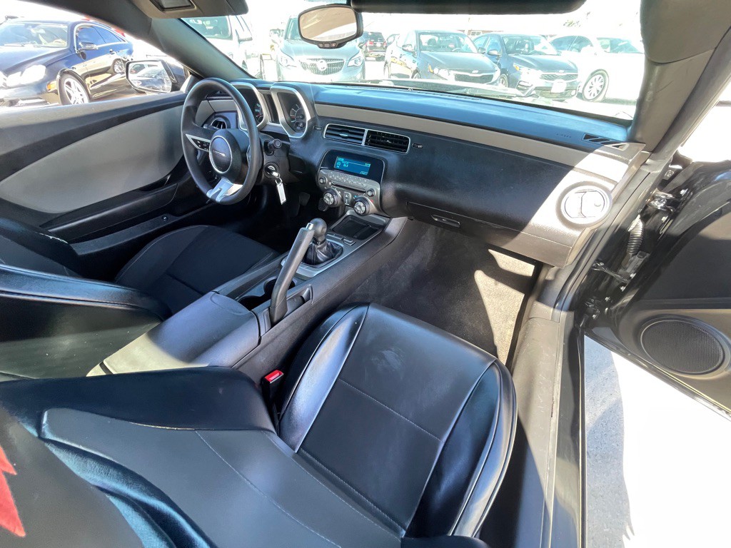 2011 Chevrolet Camaro Image 14