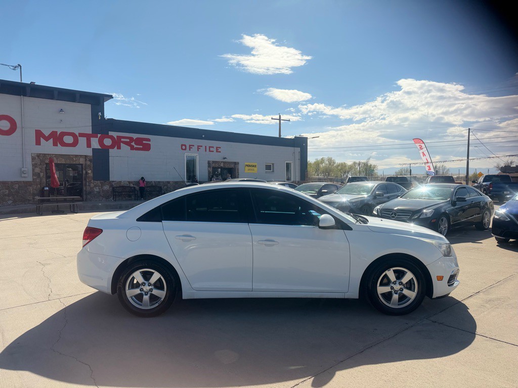 2016 Chevrolet Cruze Image 2