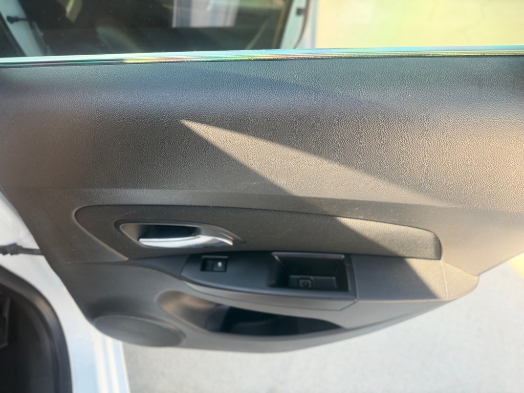 2016 Chevrolet Cruze Image 14