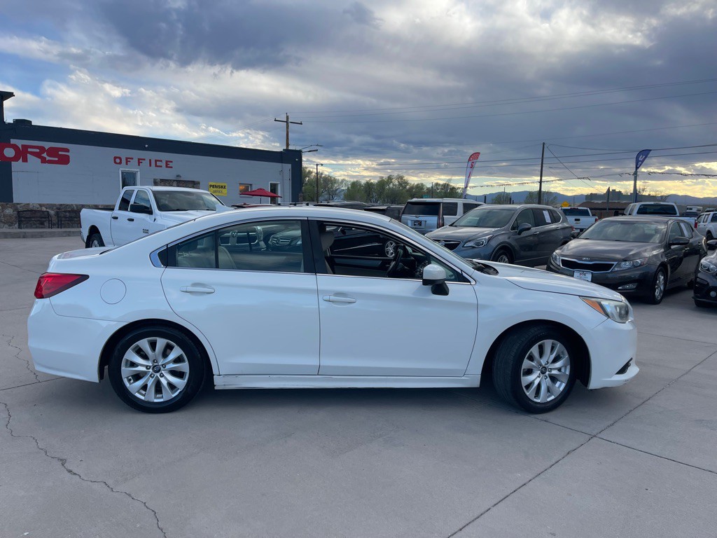 2016 Subaru Legacy Image 2