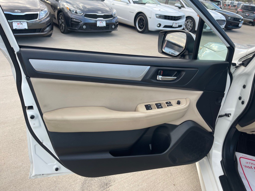 2016 Subaru Legacy Image 10