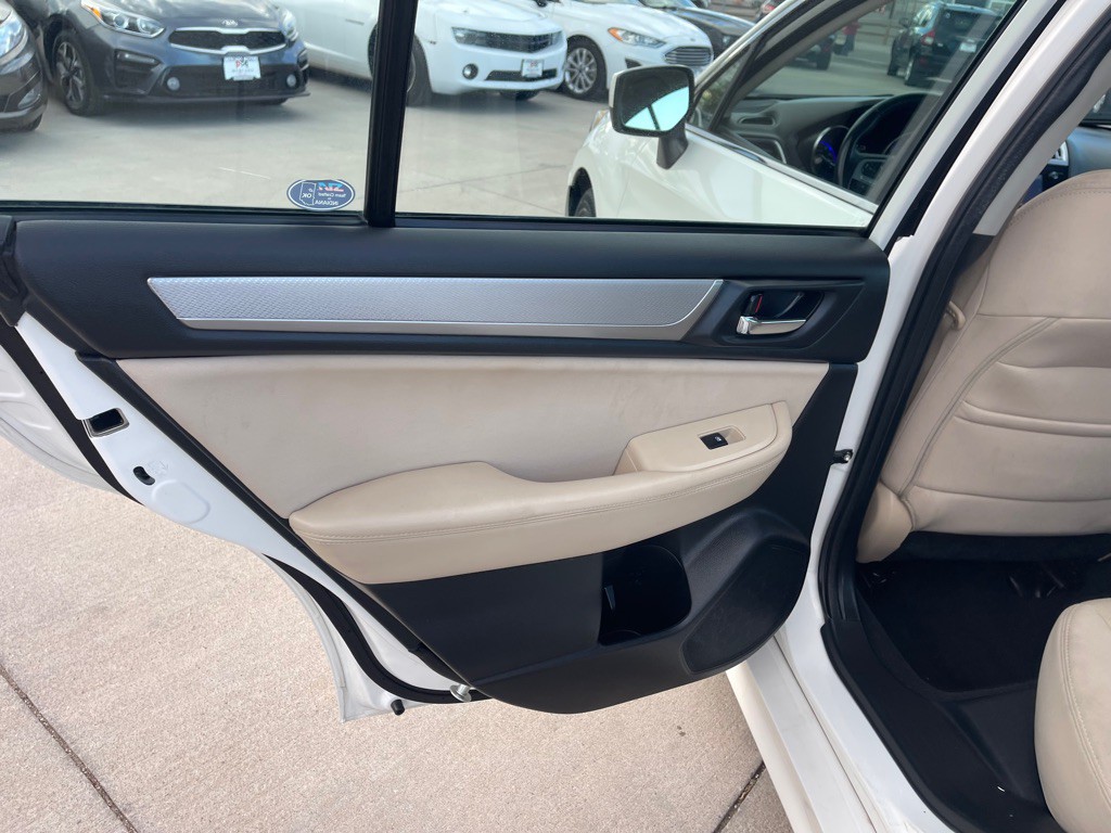 2016 Subaru Legacy Image 12