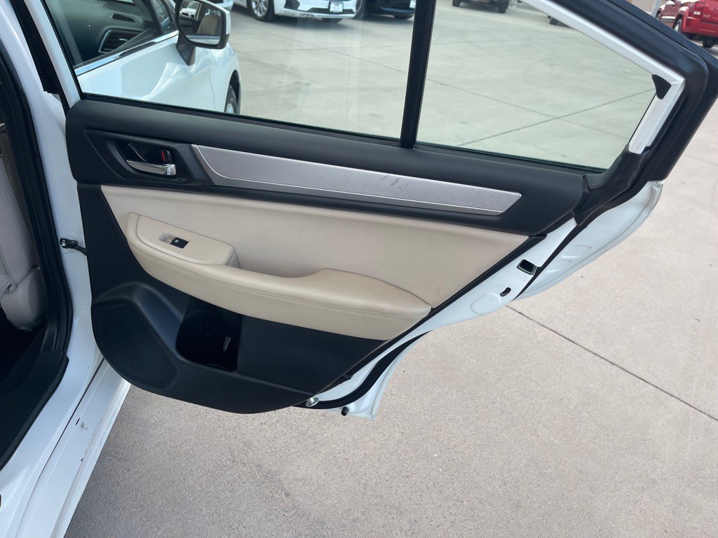 2016 Subaru Legacy Image 14