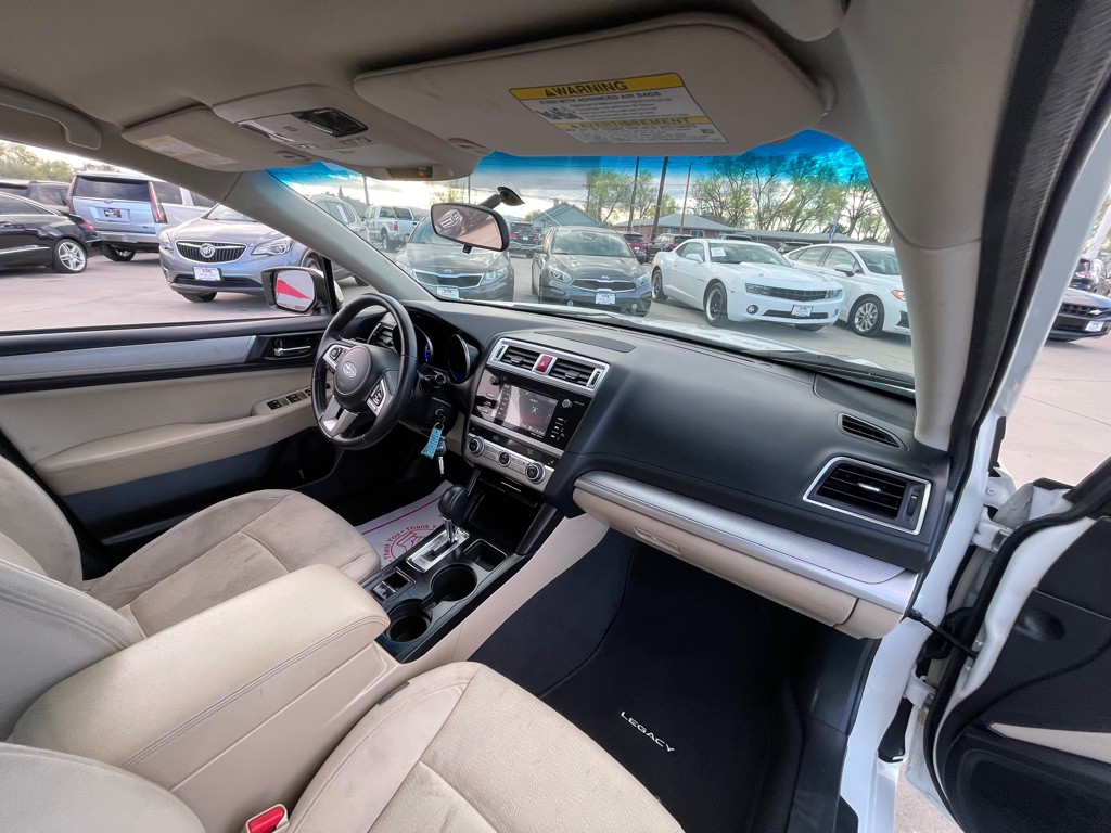 2016 Subaru Legacy Image 16