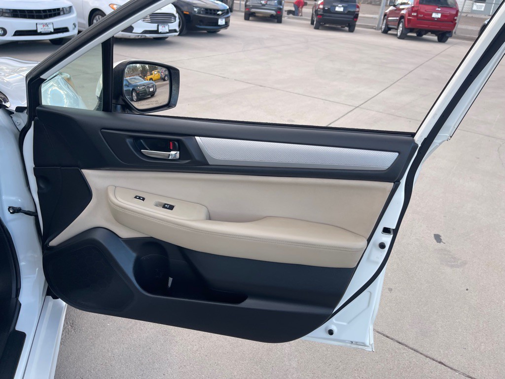 2016 Subaru Legacy Image 17