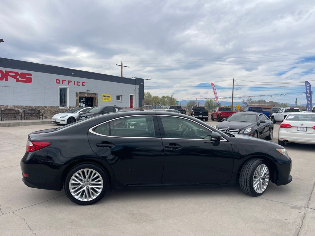 2014 Lexus ES Image 2