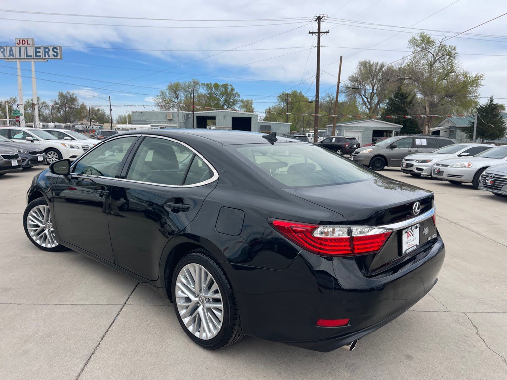 2014 Lexus ES Image 5