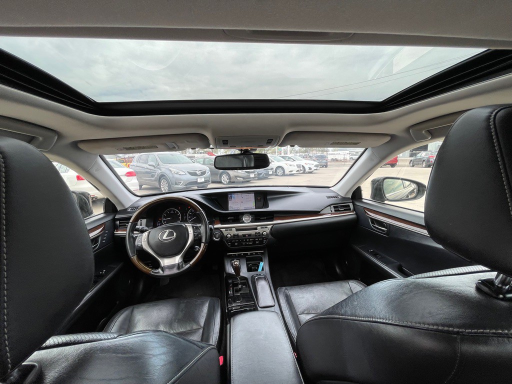 2014 Lexus ES Image 13