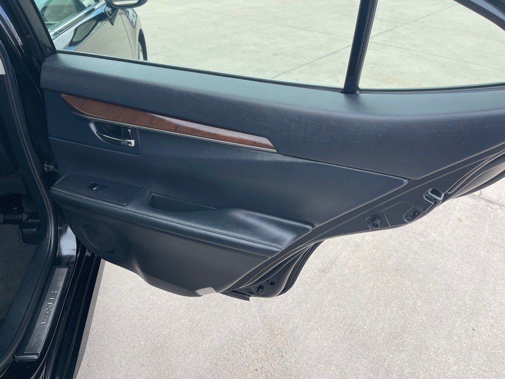 2014 Lexus ES Image 15