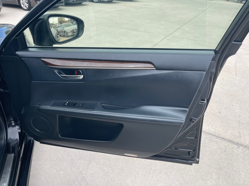 2014 Lexus ES Image 18