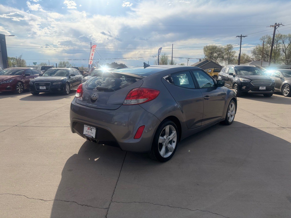 2012 Hyundai Veloster Image 3
