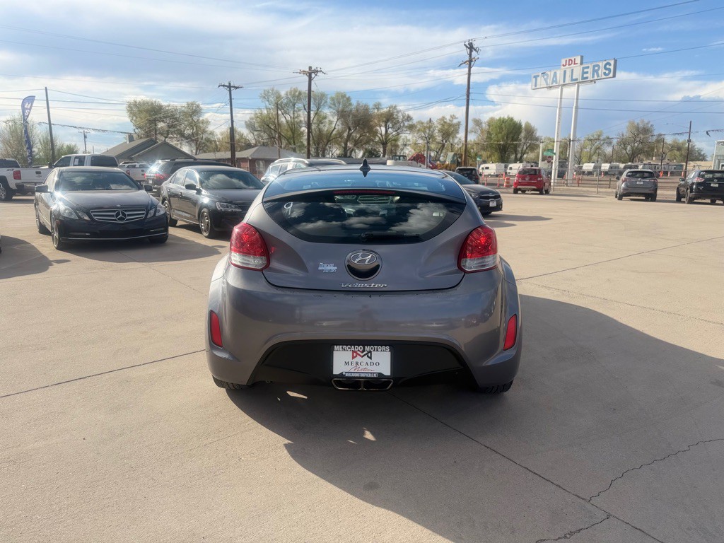 2012 Hyundai Veloster Image 4