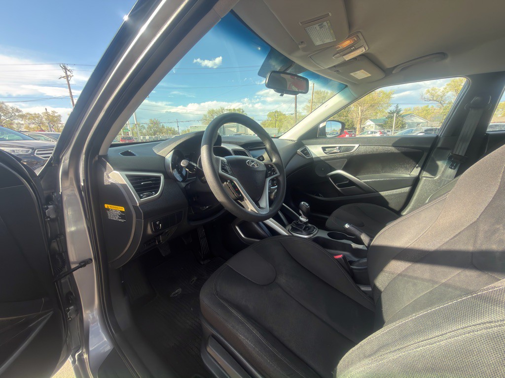 2012 Hyundai Veloster Image 8
