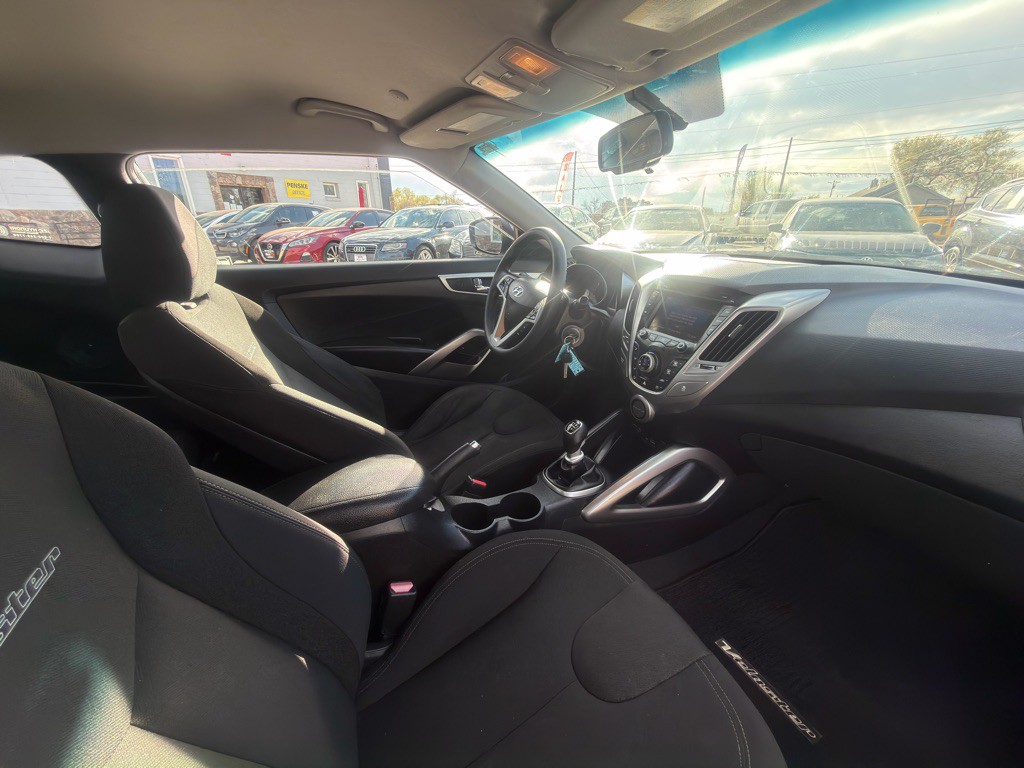 2012 Hyundai Veloster Image 13