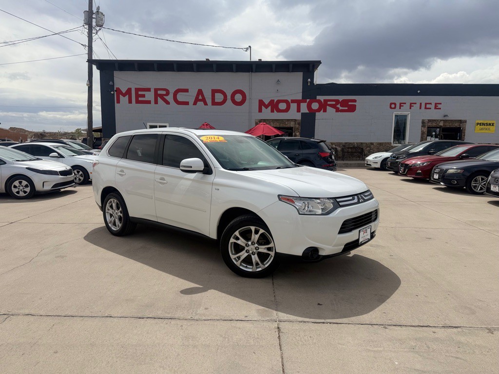 2014 Mitsubishi Outlander Image 1