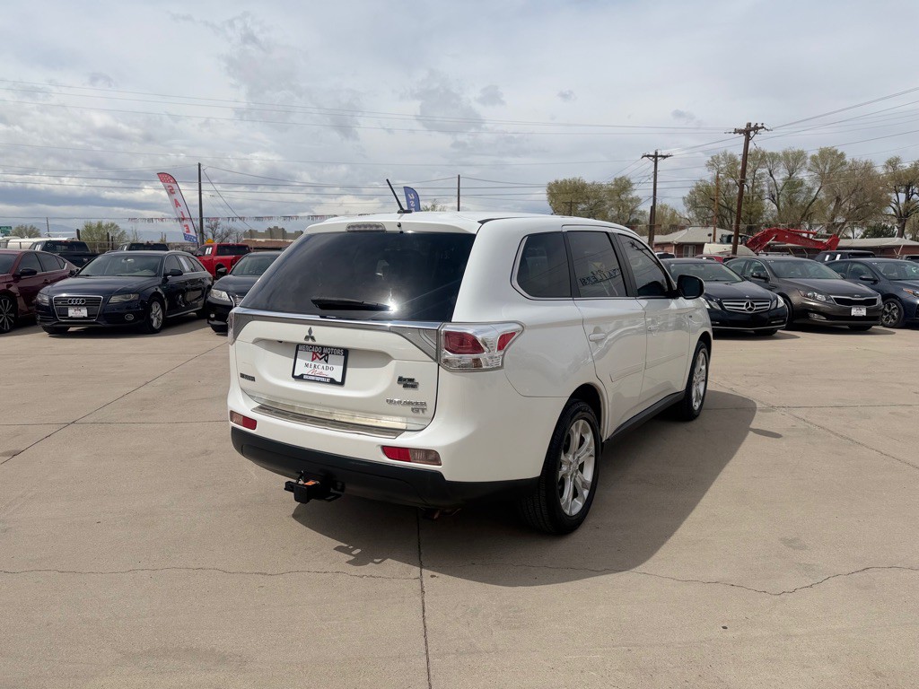 2014 Mitsubishi Outlander Image 3