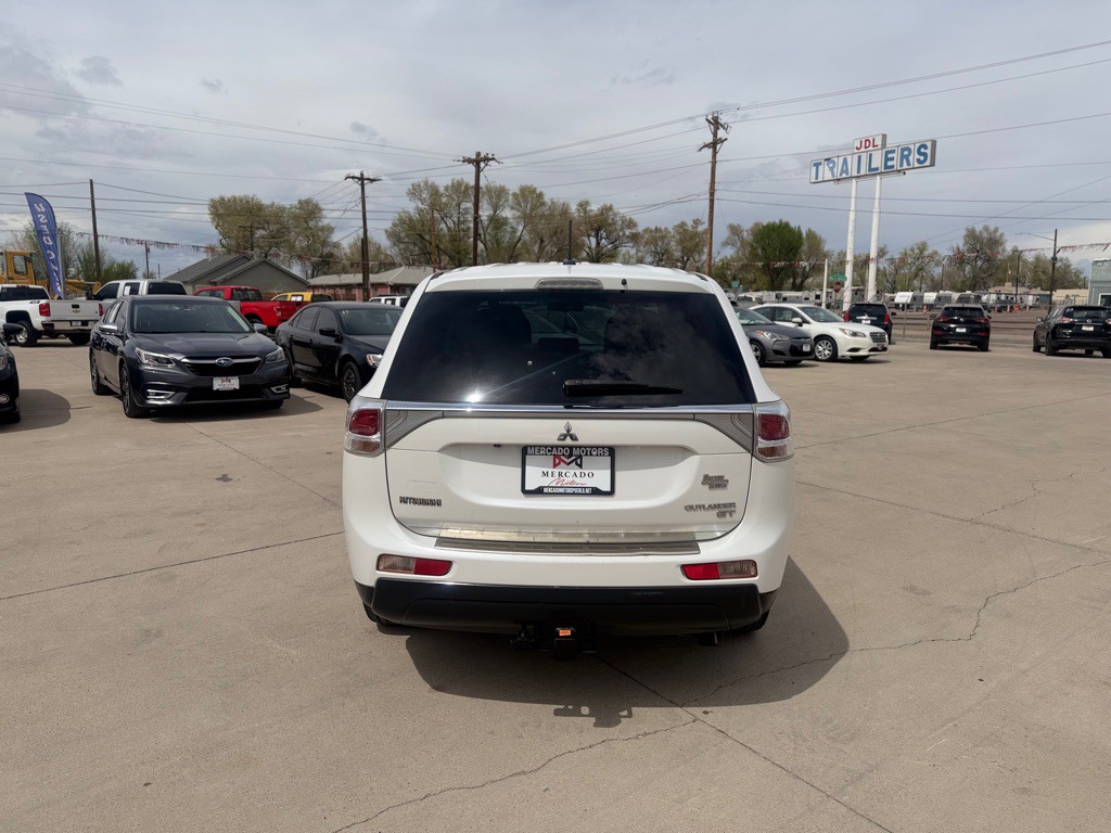 2014 Mitsubishi Outlander Image 4