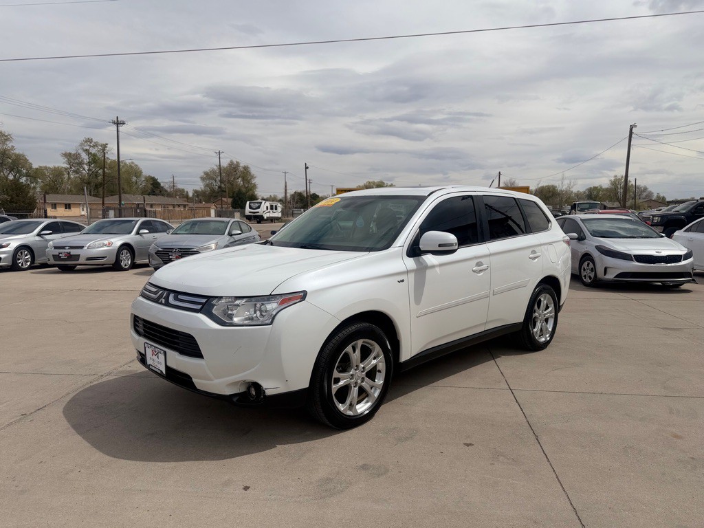 2014 Mitsubishi Outlander Image 7