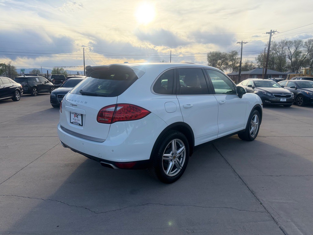 2014 Porsche Cayenne Image 3