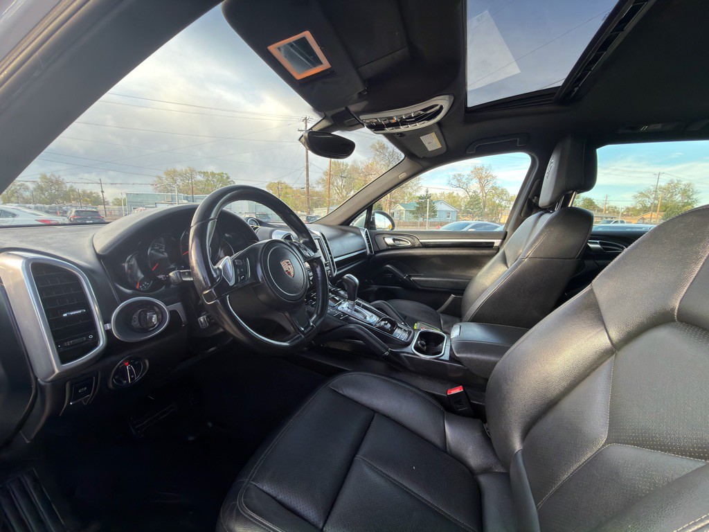 2014 Porsche Cayenne Image 8