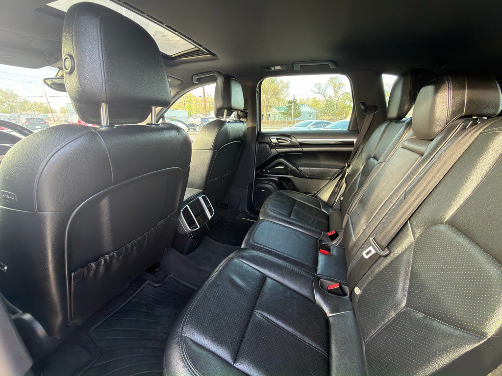 2014 Porsche Cayenne Image 10