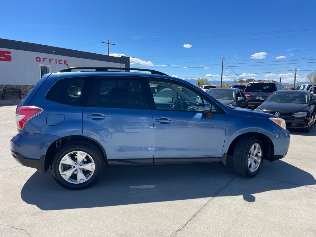 2015 Subaru Forester Image 2