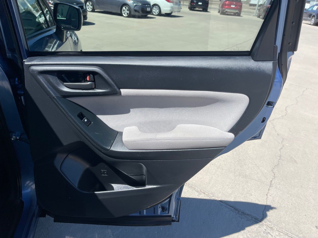 2015 Subaru Forester Image 15